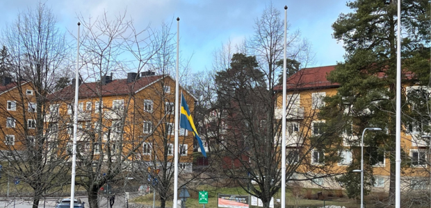 Flagga på halv stång