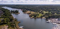 Drönarvy över Kyrkvikens yttre delar.