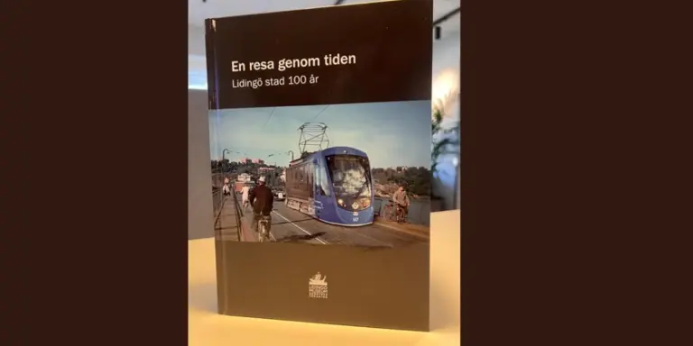 Närbild på boken En resa genom tiden Lidingö stad 100 år